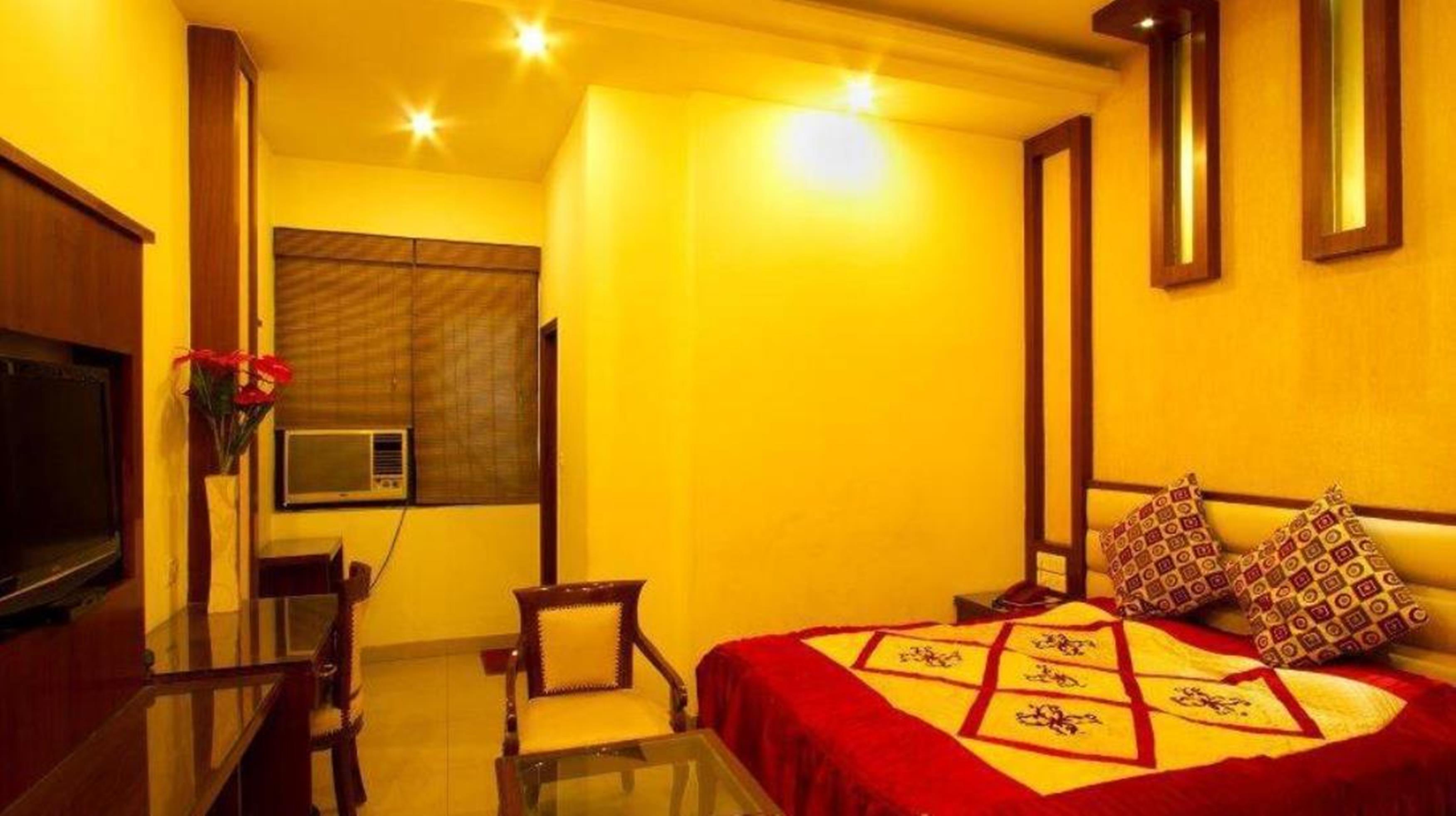 Oyo 3472 Hotel Rama Inn Нью-Дели Экстерьер фото