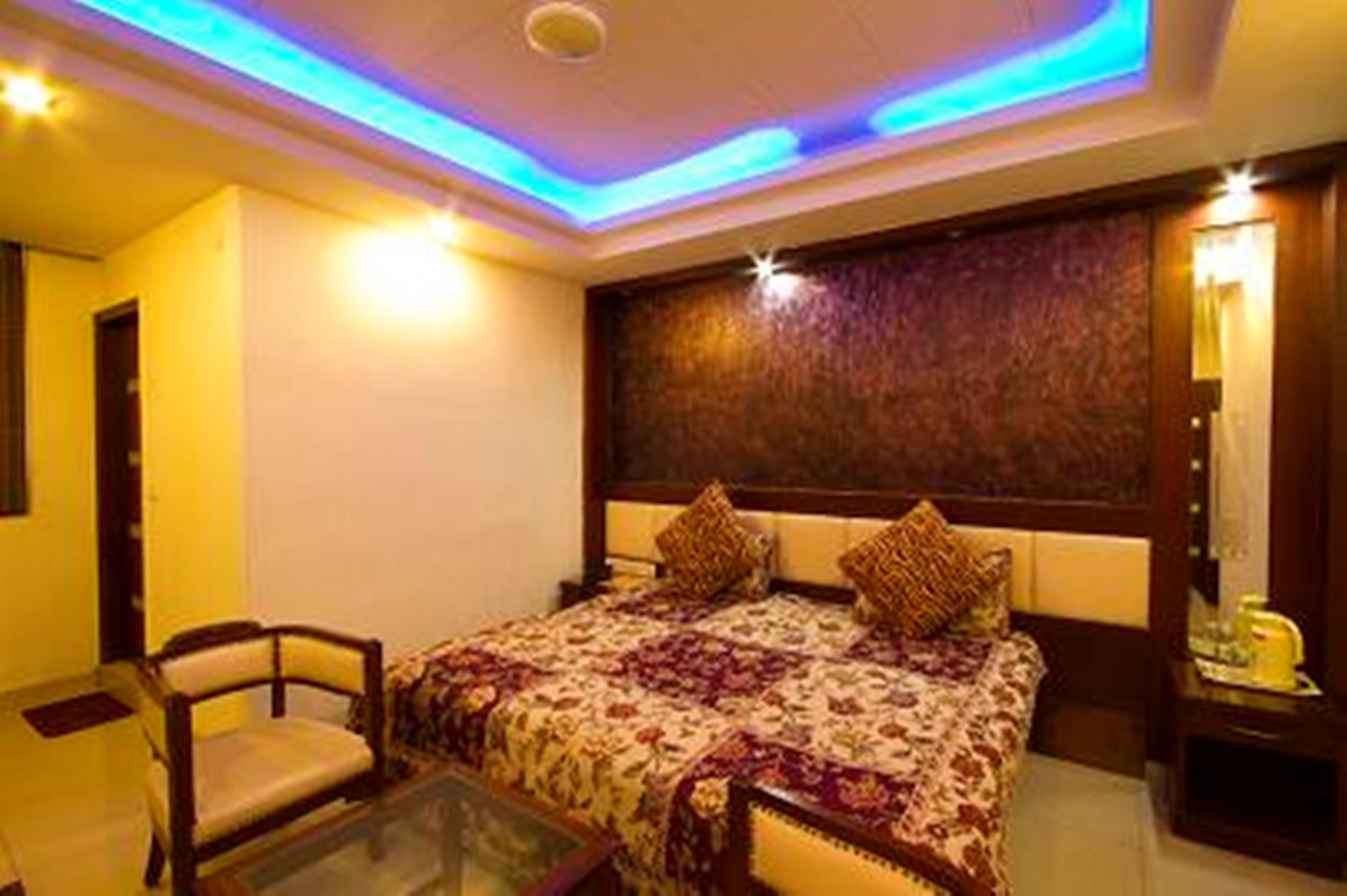 Oyo 3472 Hotel Rama Inn Нью-Дели Экстерьер фото