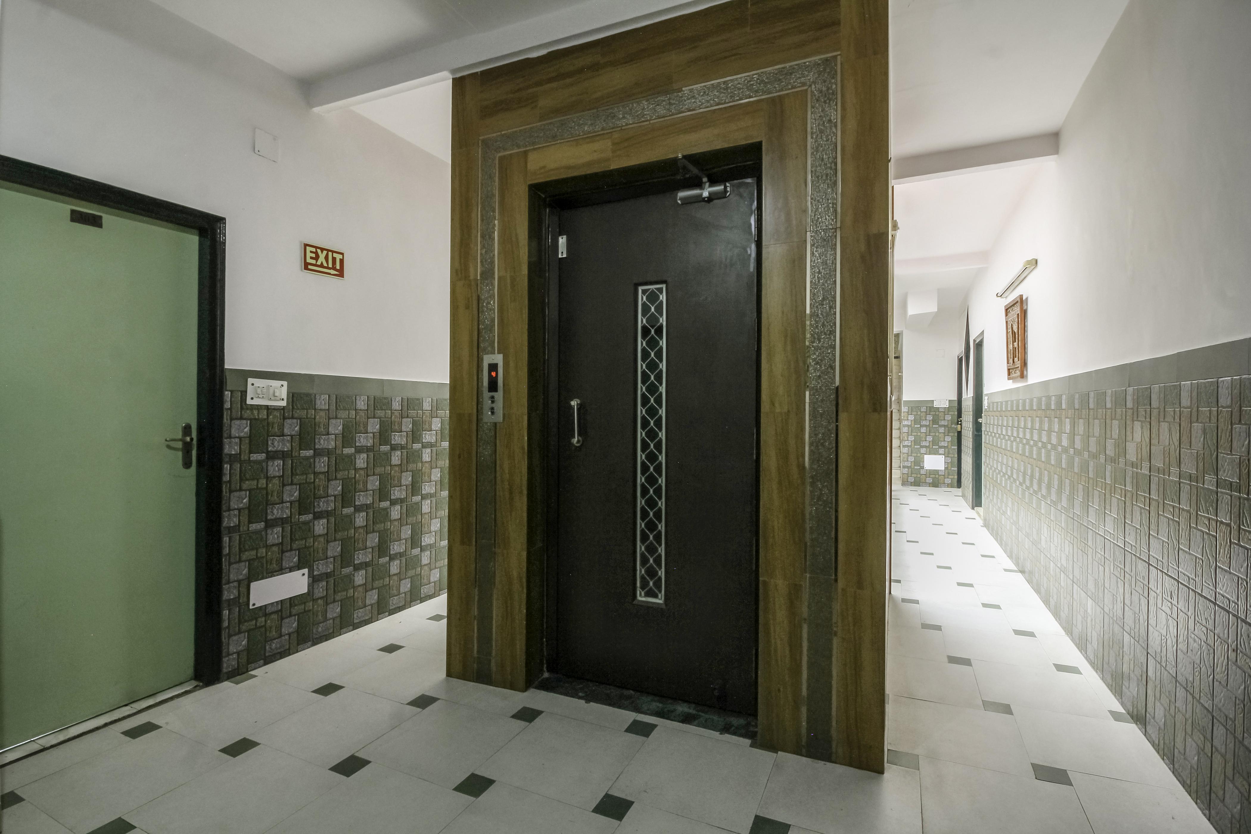 Oyo 3472 Hotel Rama Inn Нью-Дели Экстерьер фото