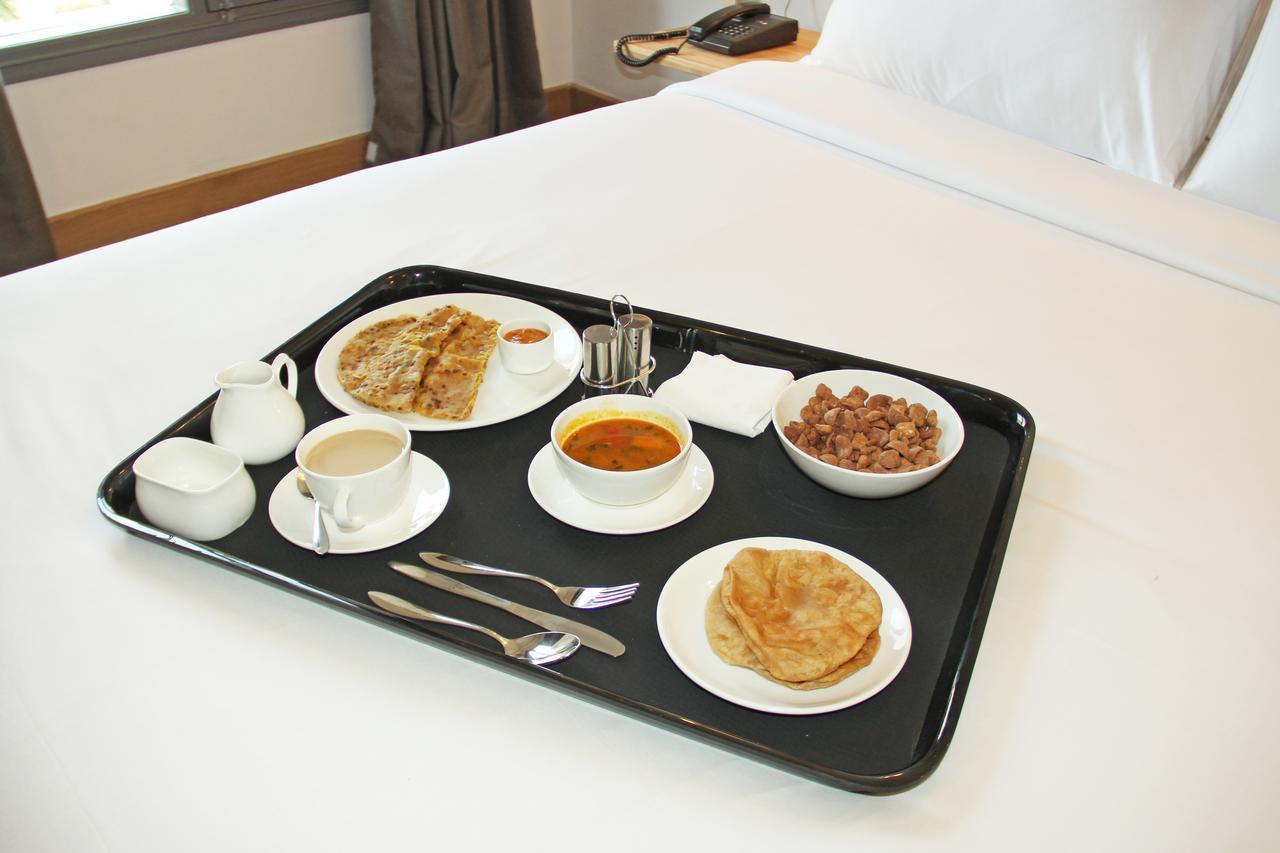 Oyo 3472 Hotel Rama Inn Нью-Дели Экстерьер фото