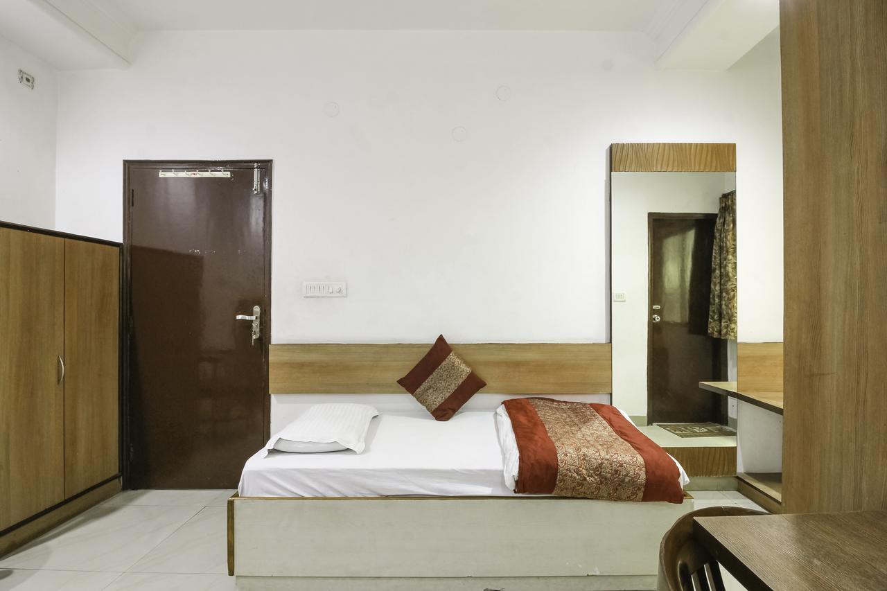 Oyo 3472 Hotel Rama Inn Нью-Дели Экстерьер фото
