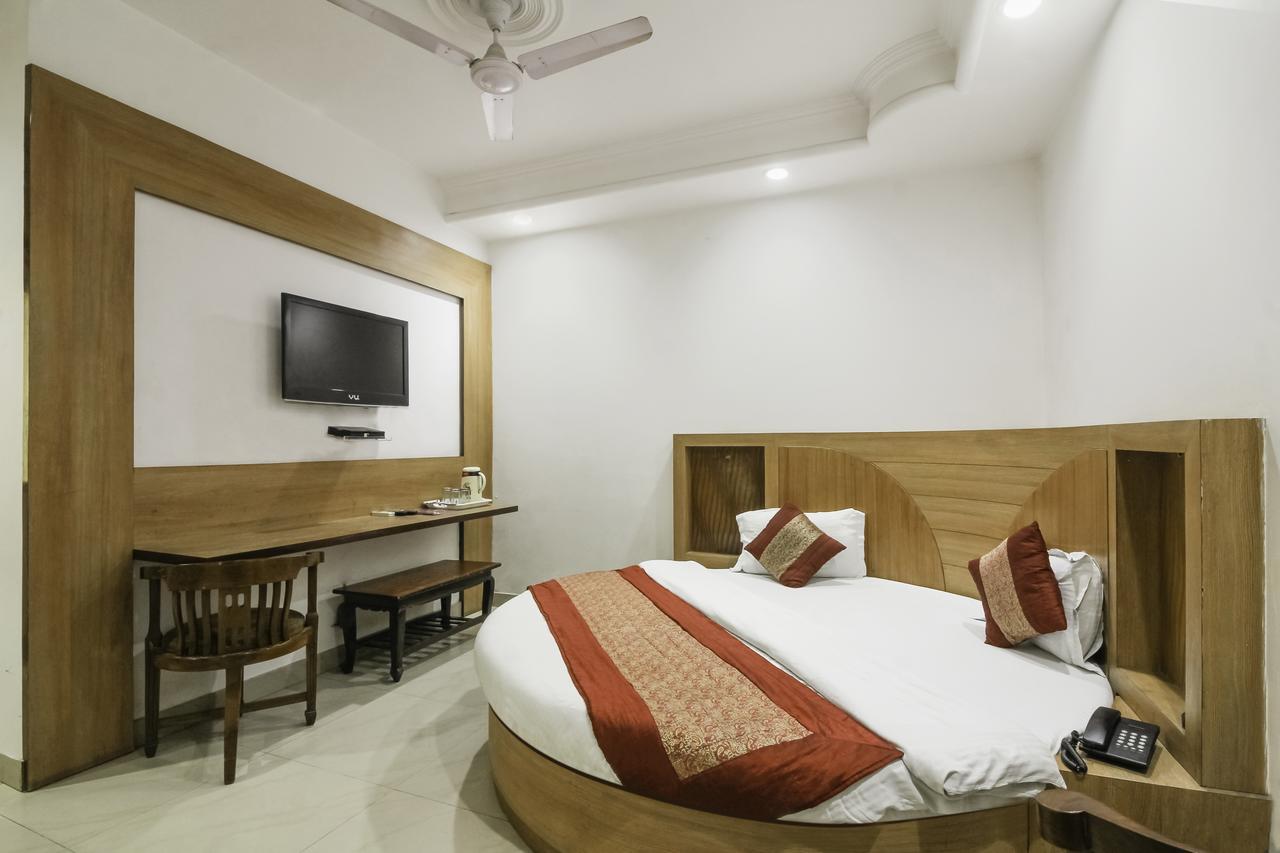 Oyo 3472 Hotel Rama Inn Нью-Дели Экстерьер фото