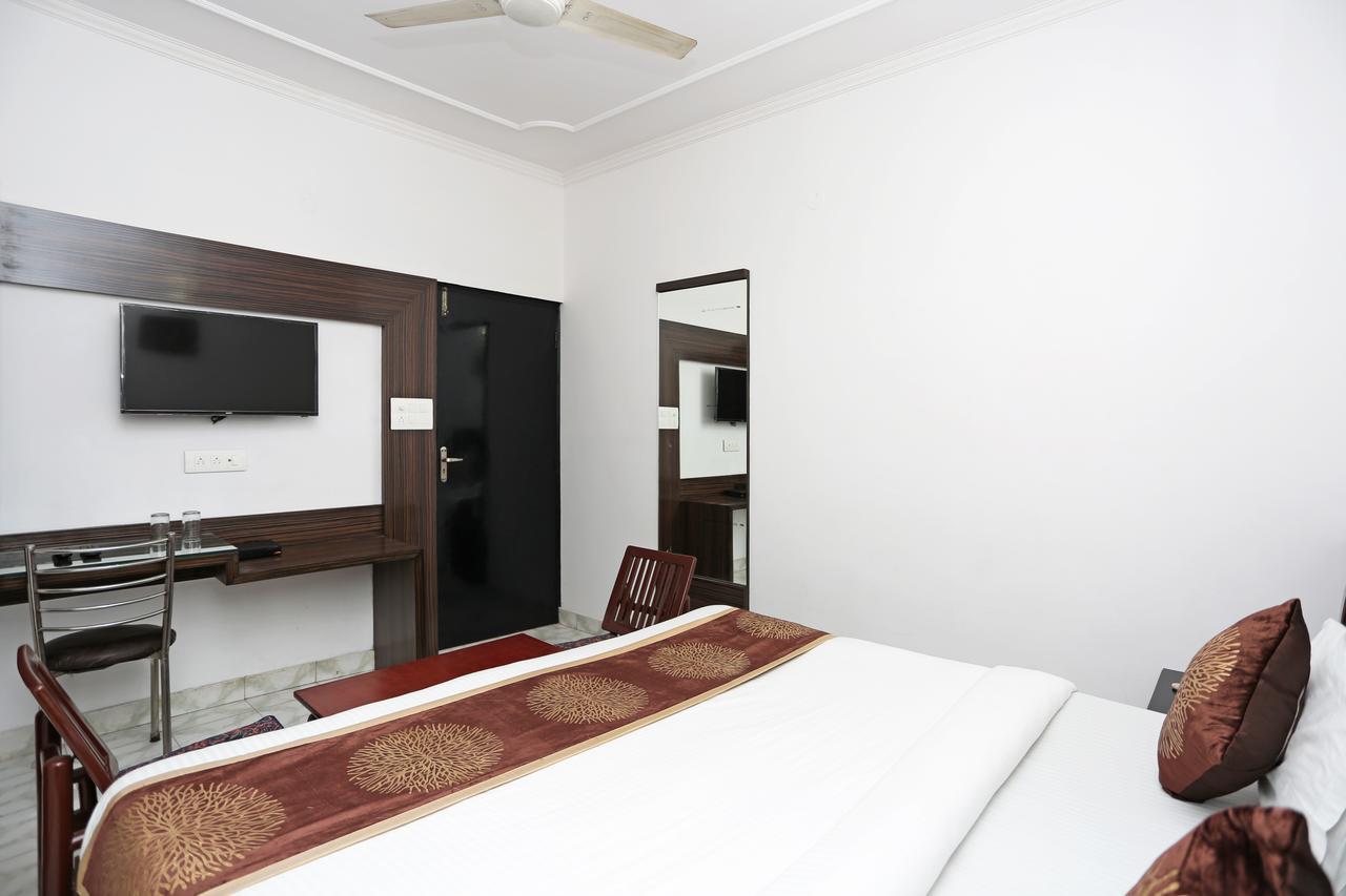 Oyo 3472 Hotel Rama Inn Нью-Дели Экстерьер фото